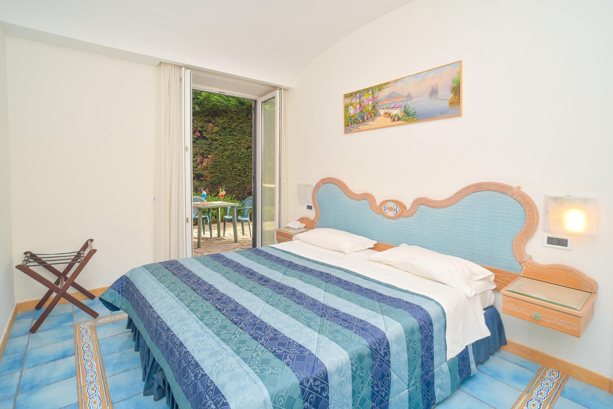 Albergo Italia - Beach Hotel Казамиччола-Терме Экстерьер фото