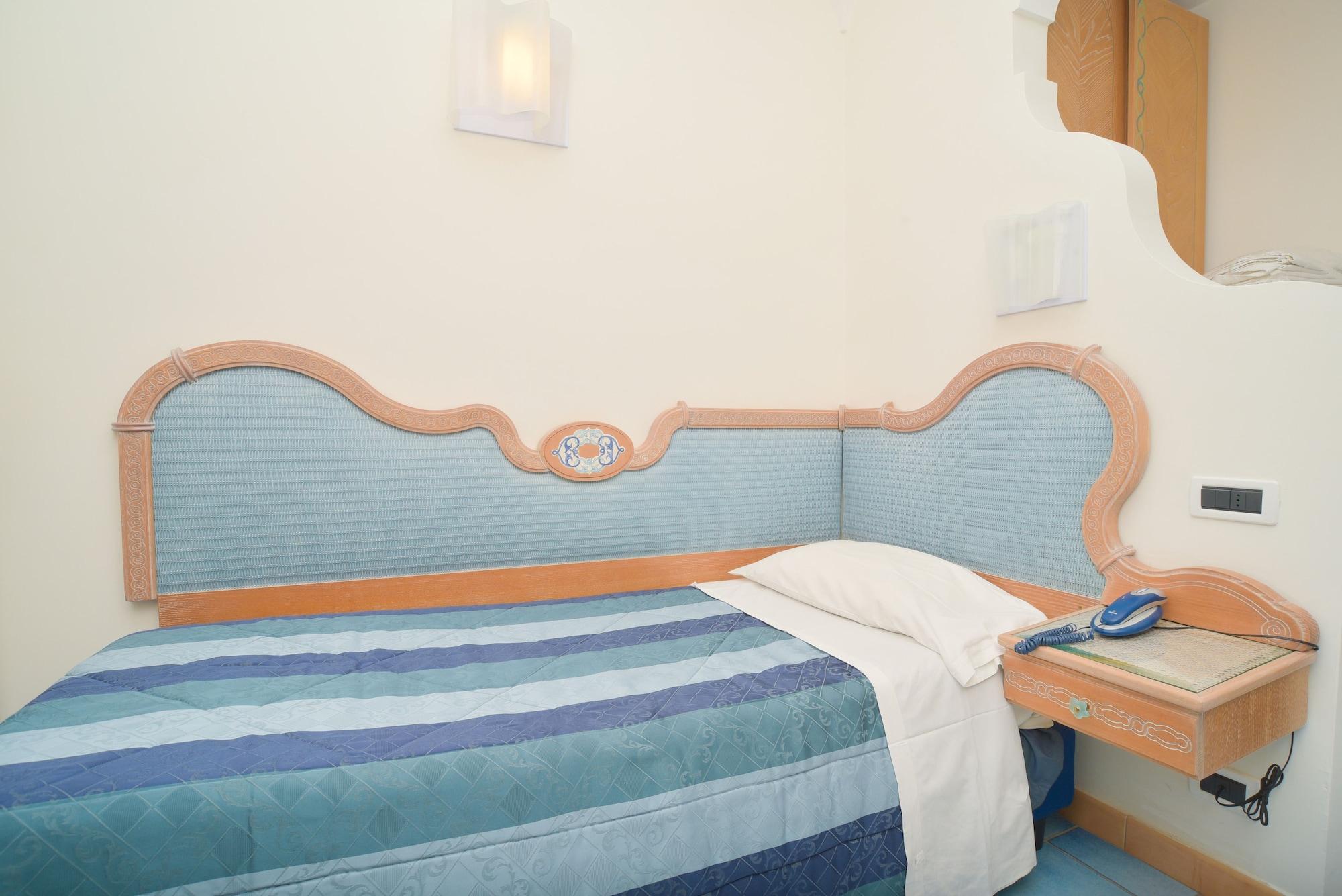 Albergo Italia - Beach Hotel Казамиччола-Терме Экстерьер фото