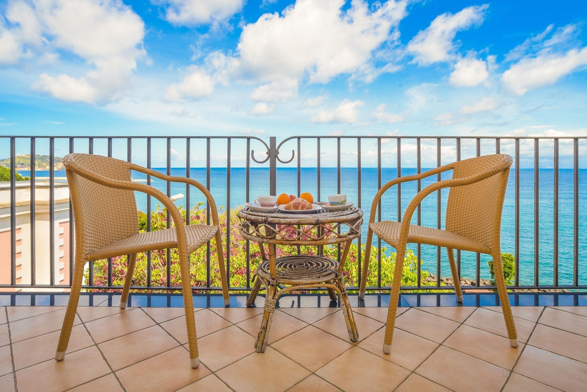 Albergo Italia - Beach Hotel Казамиччола-Терме Экстерьер фото