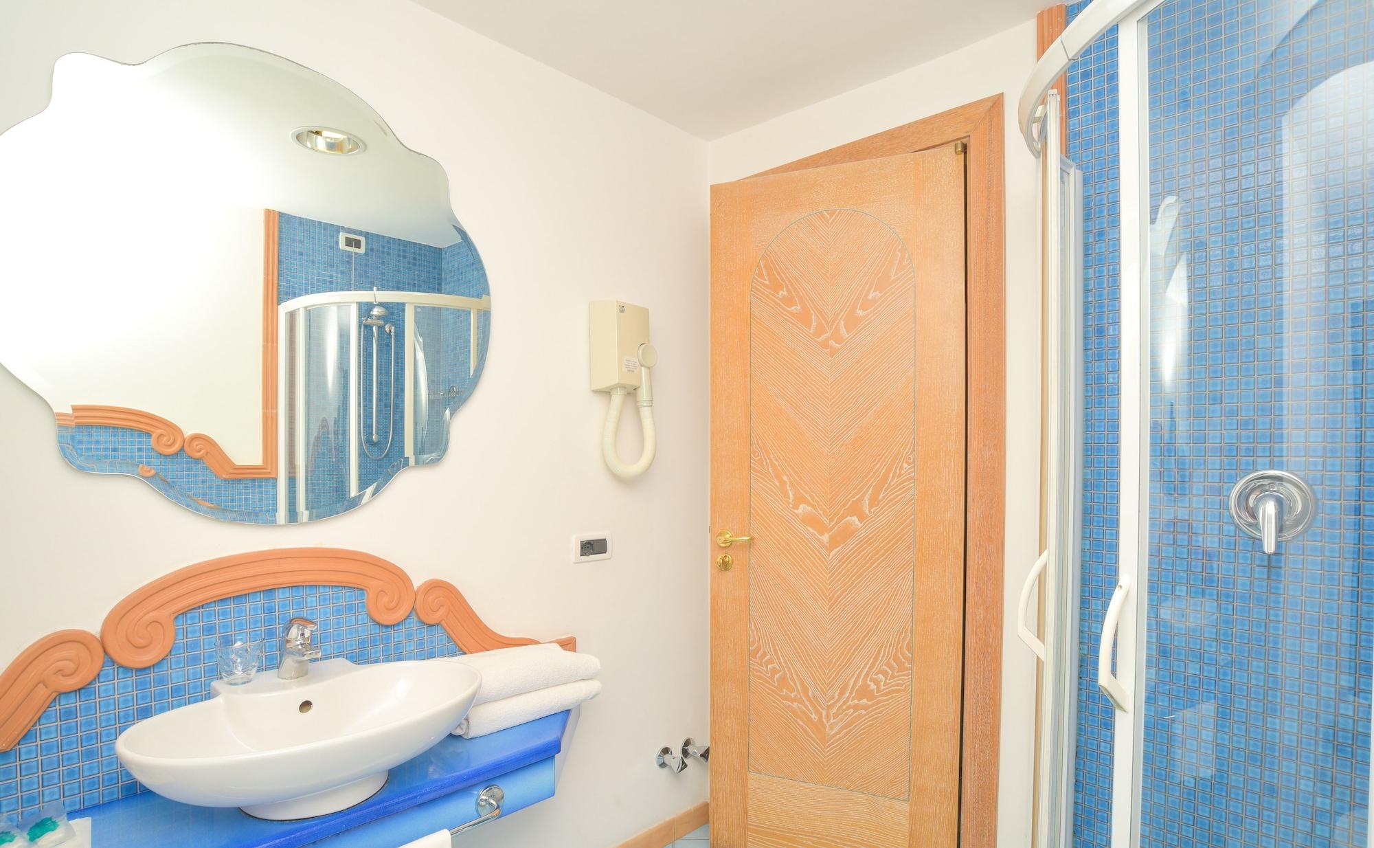 Albergo Italia - Beach Hotel Казамиччола-Терме Экстерьер фото