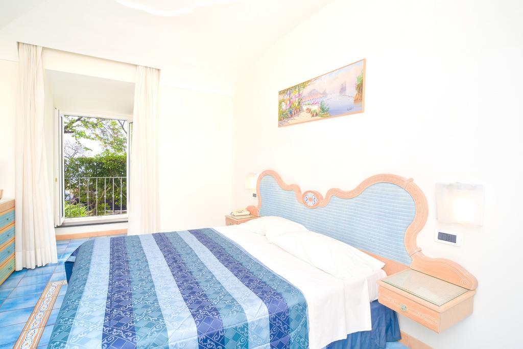 Albergo Italia - Beach Hotel Казамиччола-Терме Экстерьер фото